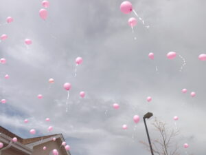 Heritage Woods spreads breast cancer awareness with balloon launch