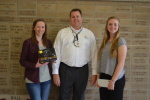 Exelon Generating Station supports yearbook staff