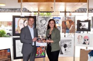 Bailey Penwell takes first in art competition