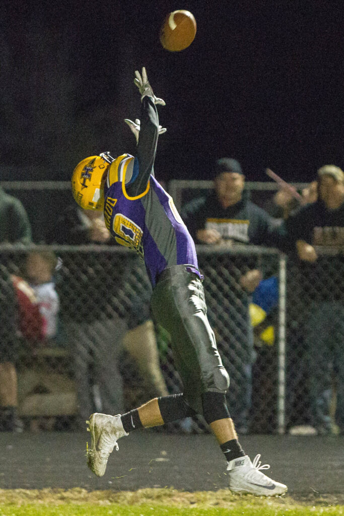 CHRIS ANDERSON, PHOTO - The Herald. Hononegah's Alex Maldonado (89) can't pull in a pass during the second half of the Indians' 17-14 loss to Harlem on Oct. 14.