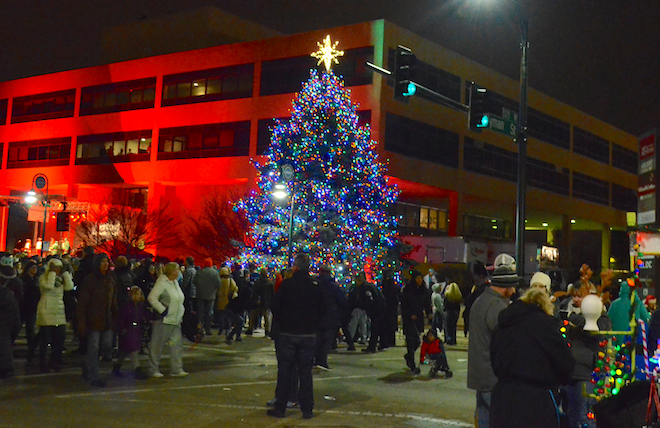 Spruce tree shines at Stroll on State