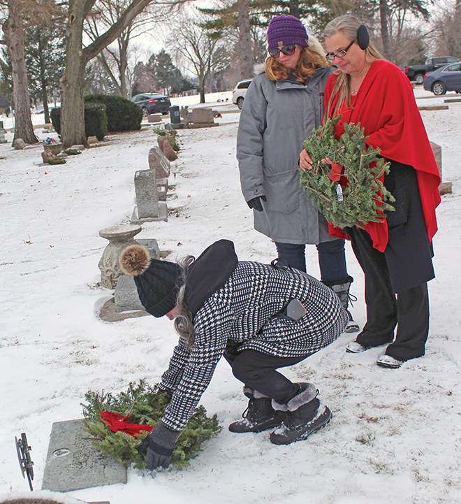 Wreaths Across America comes to Belvidere